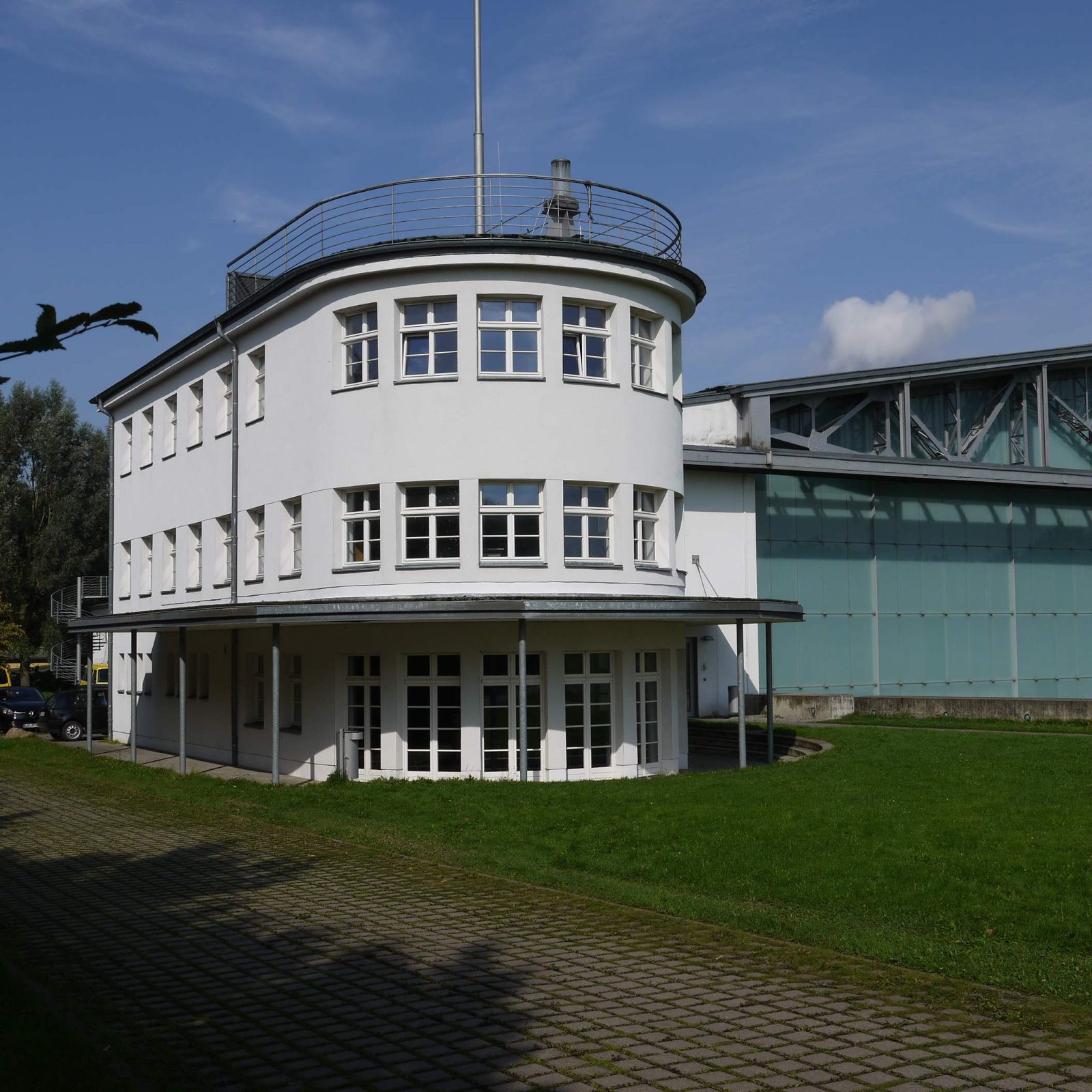 Hangar 21